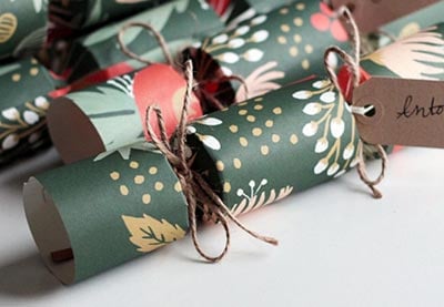 How to Make Christmas Crackers With Gorgeous Results!