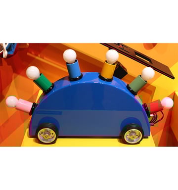 Memphis Group (1981): 'Super Lamp' (Credit: Creative Commons)