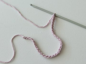 Start with a slip knot on your hook and chain 30
