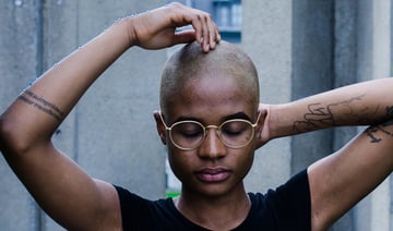 Outlining the model to remove the background