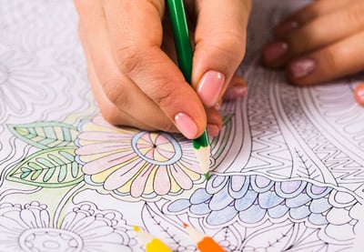 Kunsttherapie: Was es ist und wie es Ihnen helfen kann