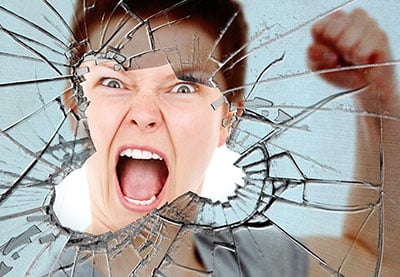 Cómo aplicar pinceles de cristal roto personalizados en Adobe Photoshop