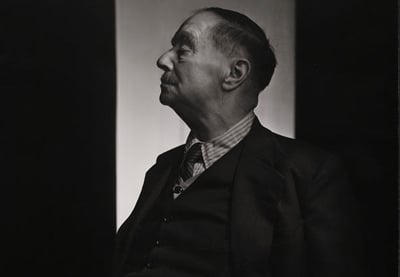 Look at This! A Portrait of the Artist