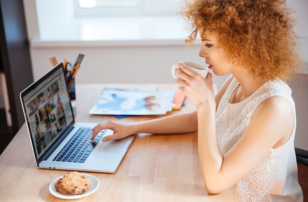 Image: https://cms-assets.tutsplus.com/uploads/users/30/posts/29235/image/woman-photographer-drinking-coffee-and-working-PJNBP6U.jpg Woman photographer drinking coffee and working with laptop on workplace