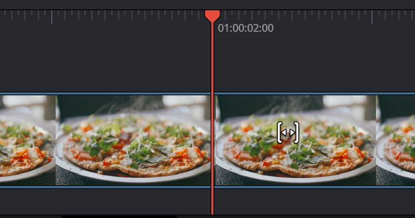 How to add clips in DaVinci Resolve: adjusting the playhead.
