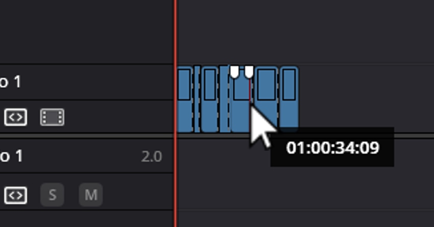  How to cut a clip in DaVinci Resolve: Using Blade Edit Mode on several spots.